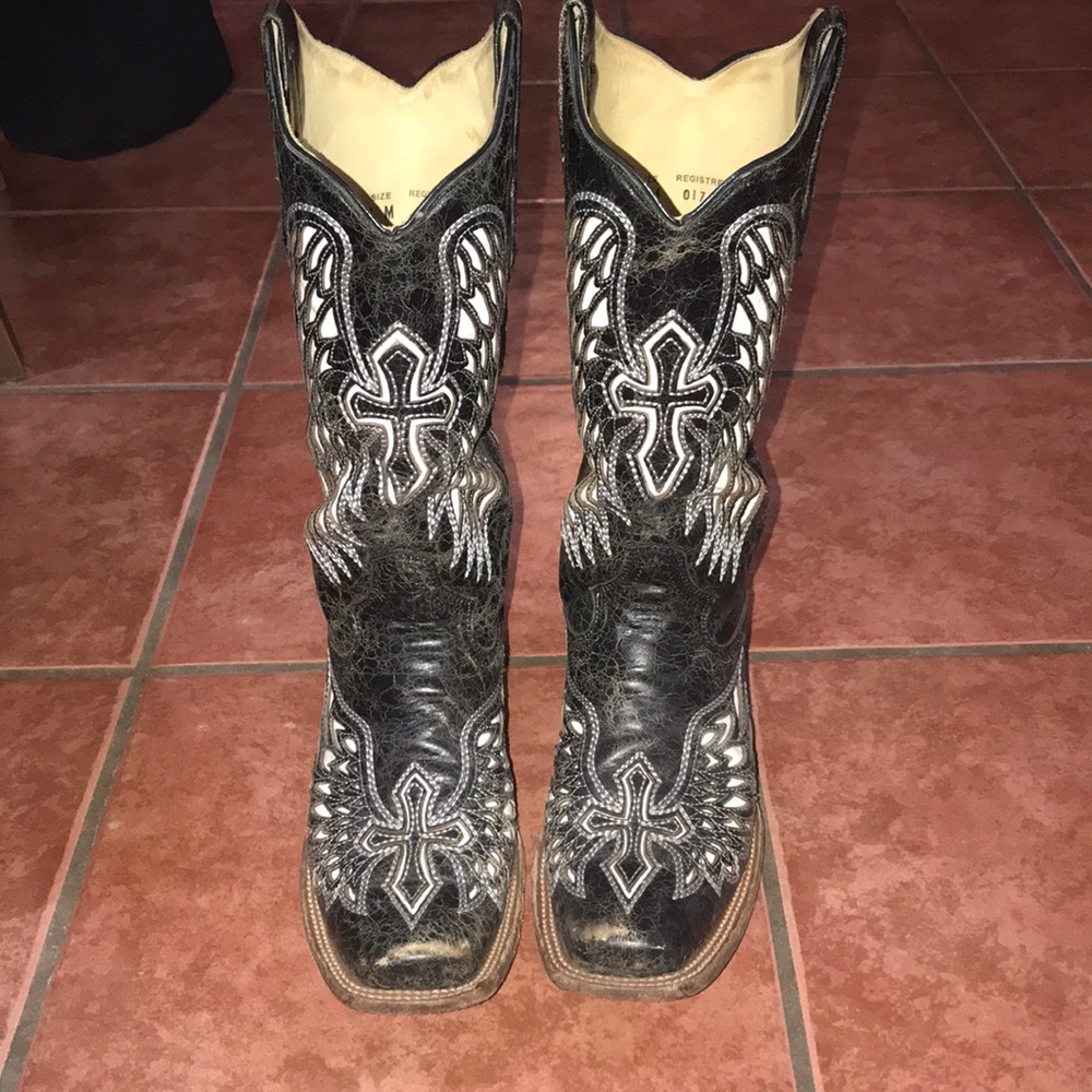 Corral vintage black wing boots size 11
